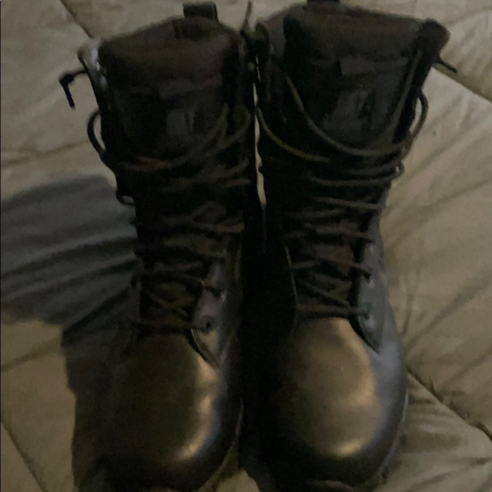 Men’s tactical boots